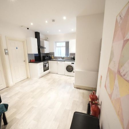 Grand Airport Ensuites Harmondsworth Exterior foto