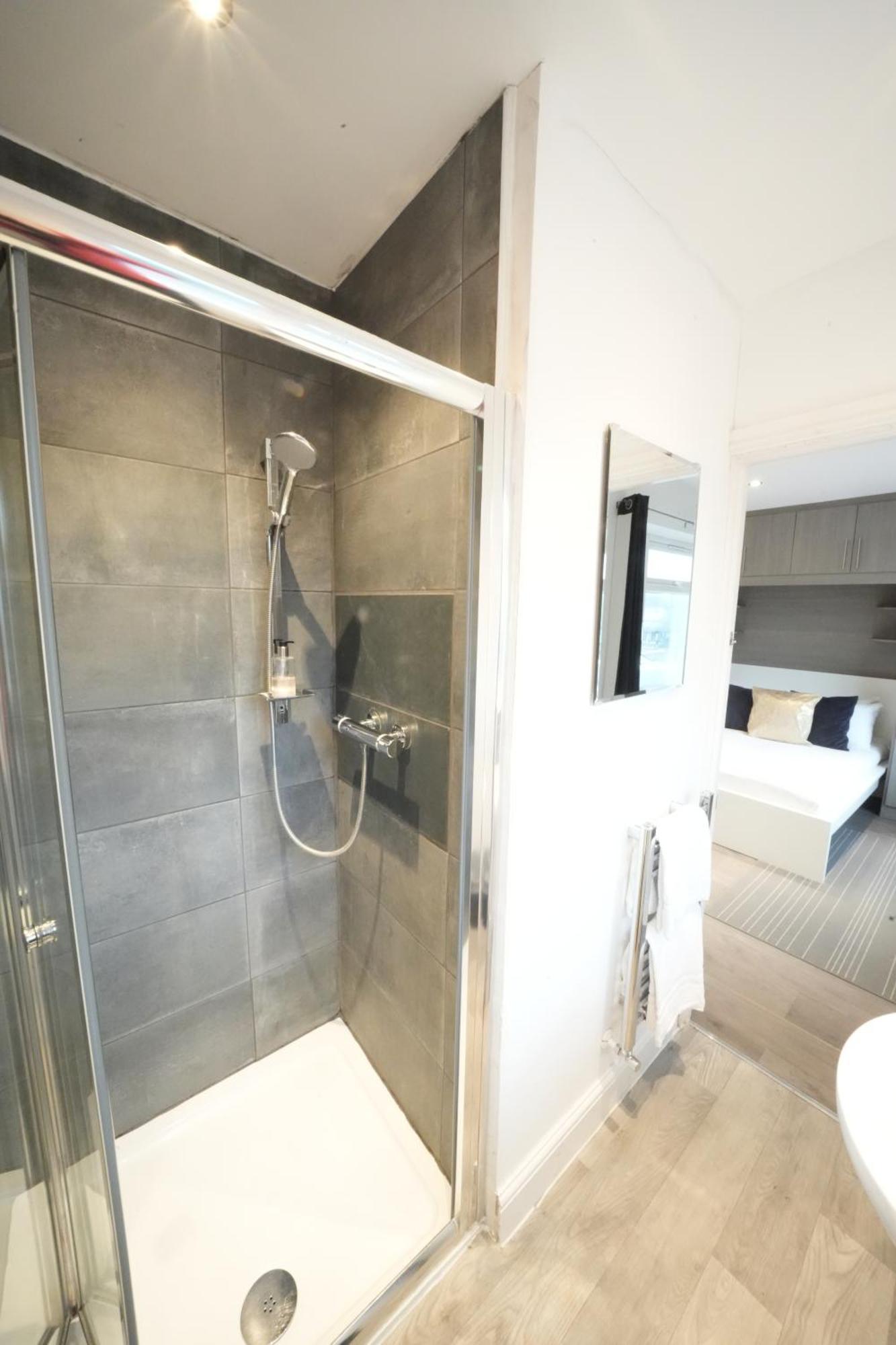 Grand Airport Ensuites Harmondsworth Exterior foto