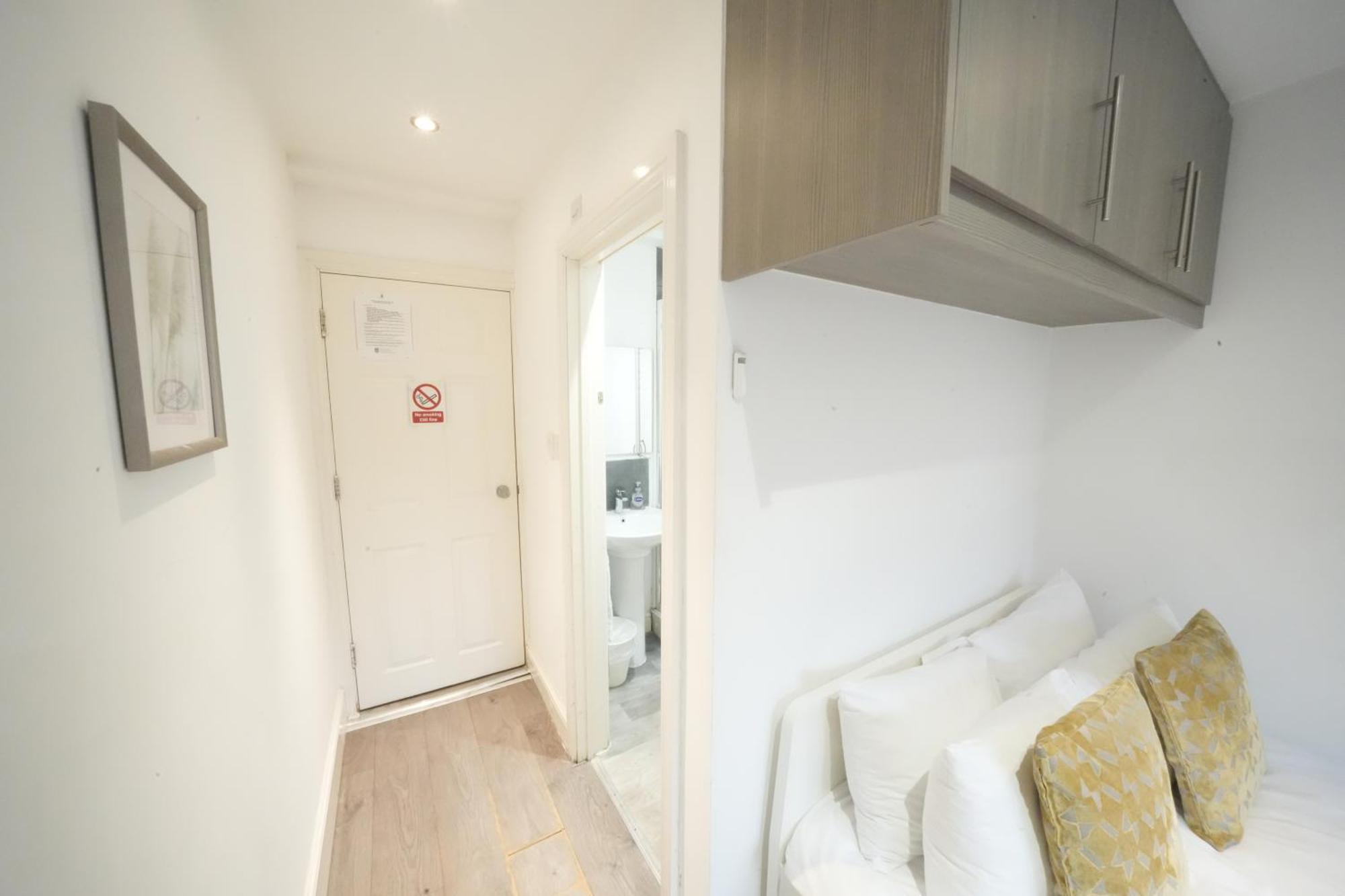 Grand Airport Ensuites Harmondsworth Exterior foto