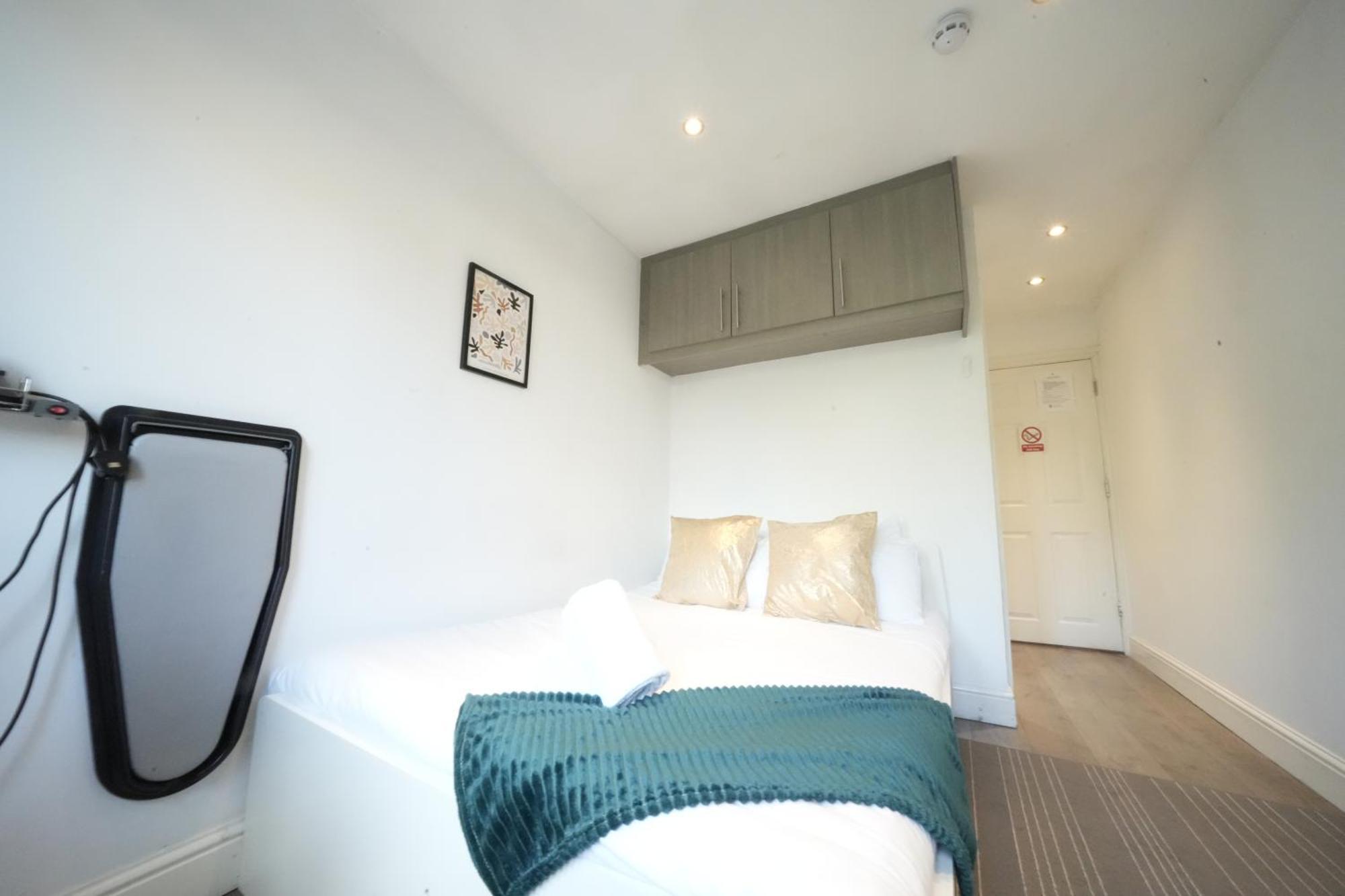 Grand Airport Ensuites Harmondsworth Exterior foto