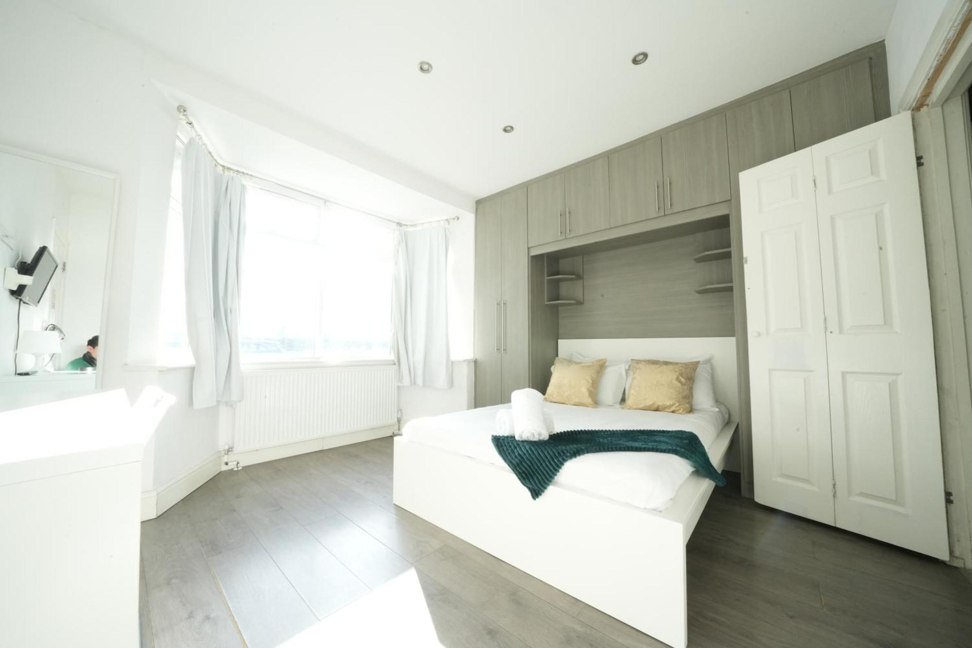 Grand Airport Ensuites Harmondsworth Exterior foto